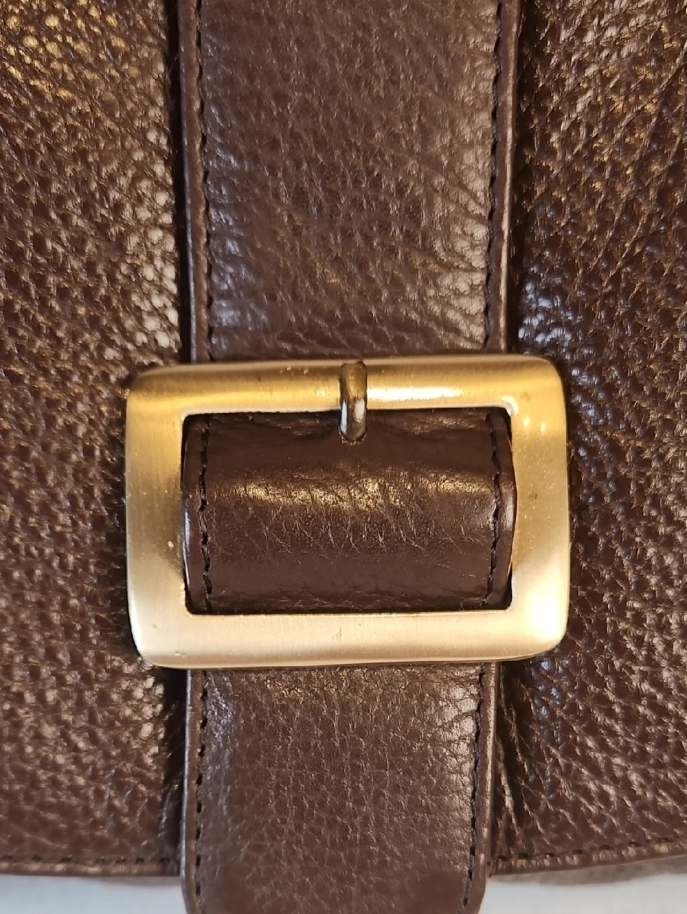 Classic Brown Pebble Genuine Leather Shoulder Bag with Gold Buckle - Picture 4 of 16